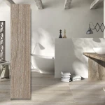 In Wood Maple 120×30×0,8 cm — trälook porslinsklinker