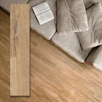 Grove Wood Honey – träinspirerad porslinsklinker 90x15x0,8 cm