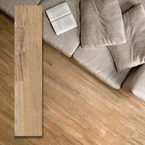 Grove Wood Honey – träinspirerad porslinsklinker 90x15x0,8 cm