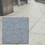 Granitplatta Bianco Sardo G602 60x60x10 cm – flammad ljusgrå