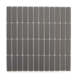 Mörkgrå matt mosaik i porslinsklinker (gres), rektangulär 29,7×29×0,65 cm