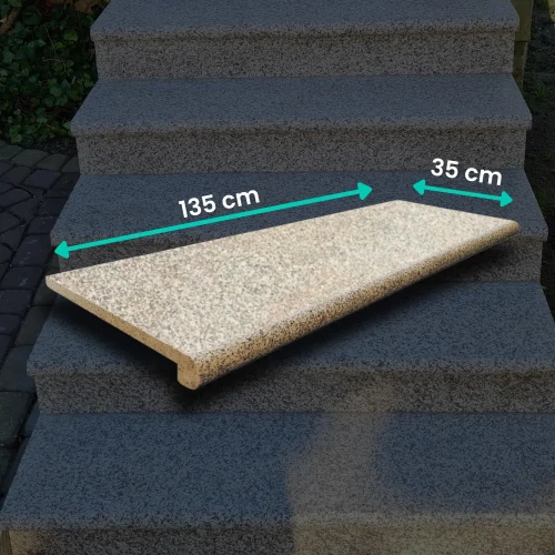 Schodek Granitowy G682 135x35x2 stopnica Bullnose.webp