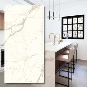 Calacatta Prestigio Silk — sintrad kvartskiva 324x162x1,2 cm