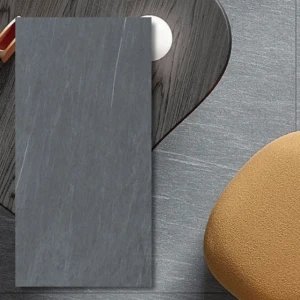 Rocca di Luccia — sintrad kvartsplatta 300 x 100 x 0,6 cm