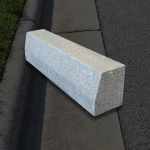 Granitkantsten 15x30 cm – sned ovansida, flammad yta