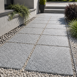 G602 Bianco Sardo – flammad granitplatta 40x40x4 cm, grå