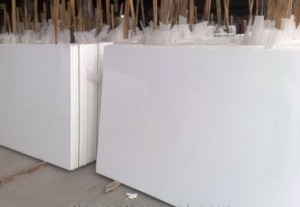 Polare Snow White marmorkonglomerat, skiva 320x160x3 cm, polerad
