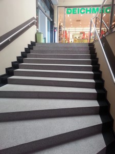 płyty schodowe z granitu G603 Tiles.jpg